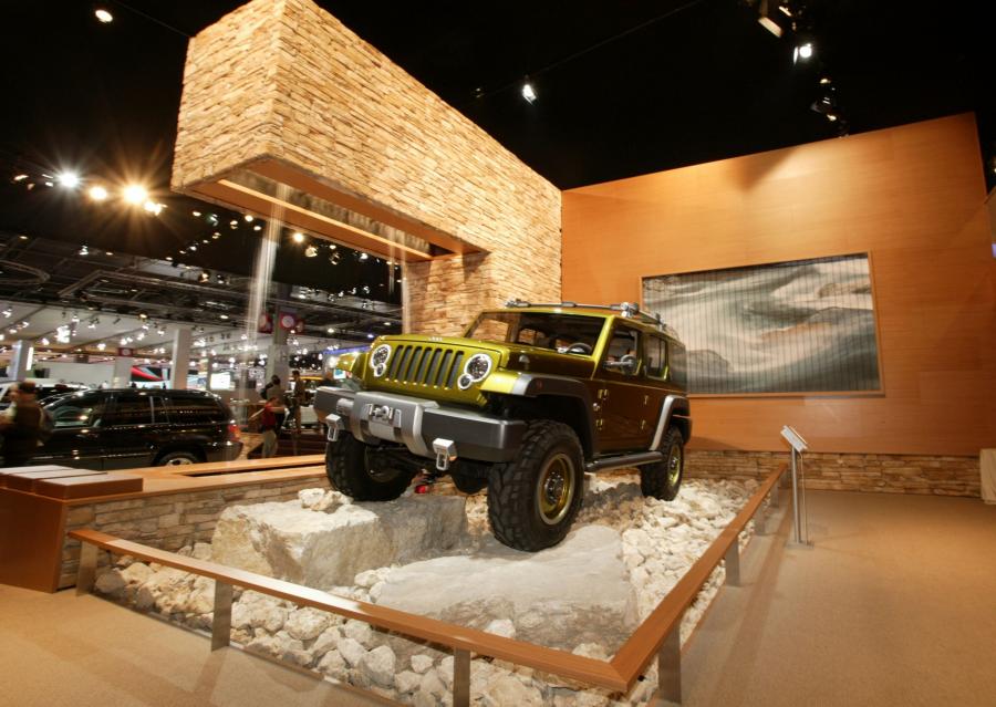  Jeep Rescue Concept 2004 года  (фото 2 из 61)